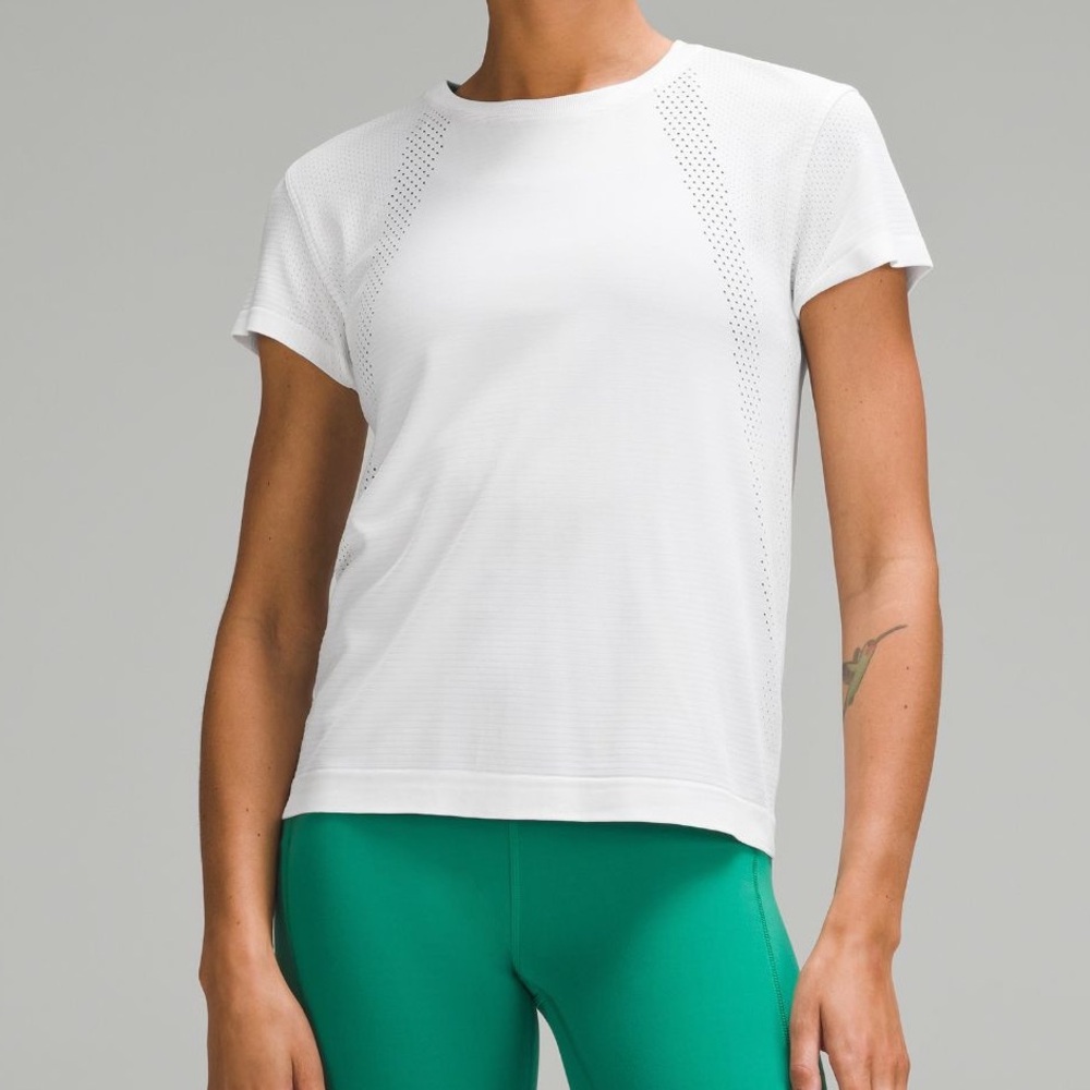 PINK TIE DYE lululemon short sleeve size 6!!!